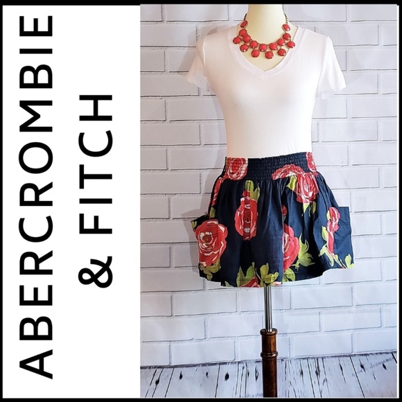 Abercrombie & Fitch Dresses & Skirts - NWOT ABERCROMBIE & FITCH Floral Skirt w/Pockets S